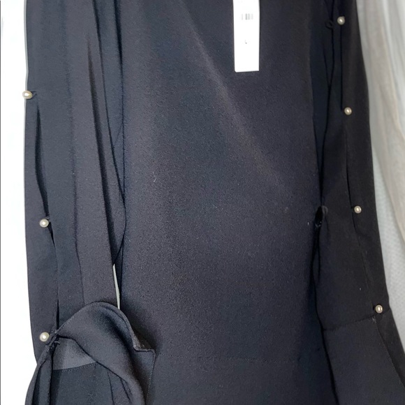 💕NWT. ANN TAYLOR Black, long bell sleeved Blouse w- Pearl Details. Large.BLOUSE - Picture 7 of 13
